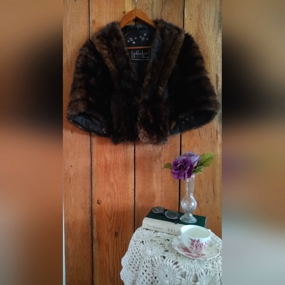 Vintage Fur cape one size free size
